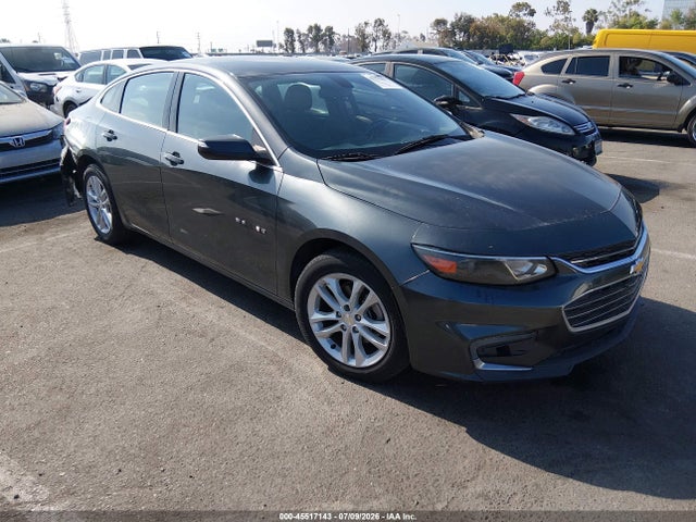 2018 1G1ZD5ST5JF256416 main image