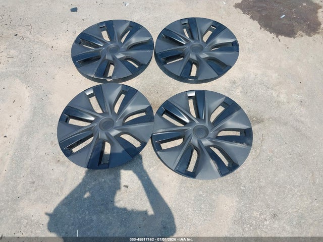 45517162 :رقم المزاد ، 7SAYGDEE5SF284744 vin ، 2025 Tesla Model Y Long Range Dual Motor All-wheel Drive مزاد بيع
