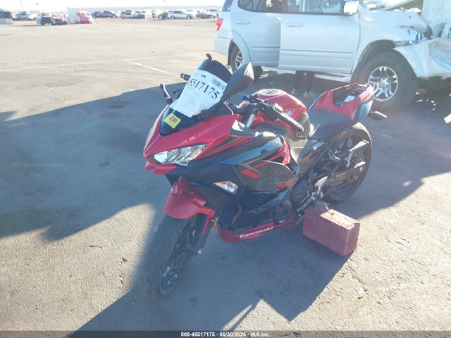 Kawasaki EX400 2019 JKAEXKG17KDA31427 Image 2