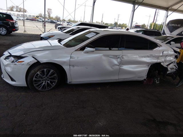 Lexus ES 300H 2021 58ADA1C1XMU002589 Image 14