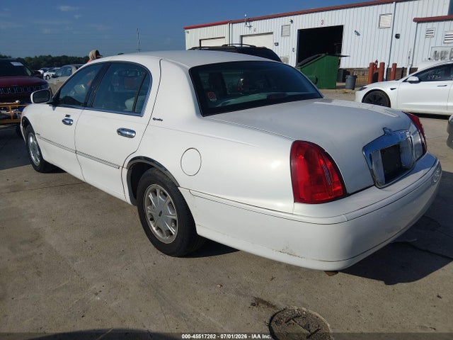 Auction sale of the 1998 Lincoln Town Car Signature, vin: 1LNFM82W6WY684718, lot number: 45517282