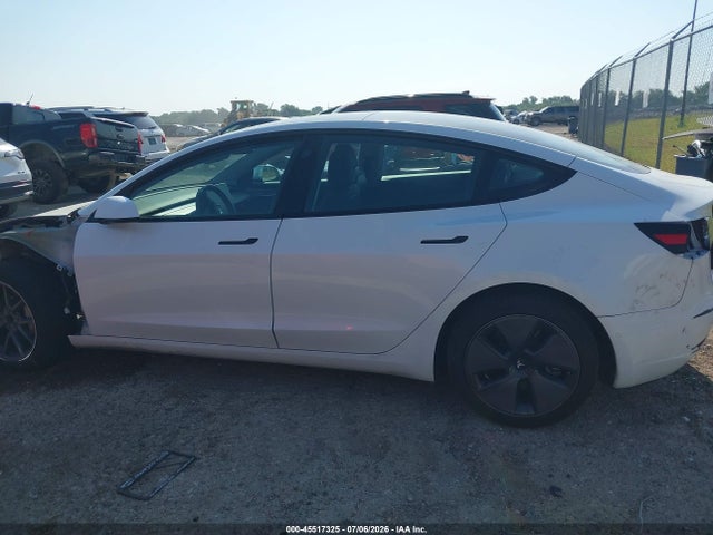 Tesla Model 3 Rear-wheel Drive 2022 5YJ3E1EA6NF163525 Image 13