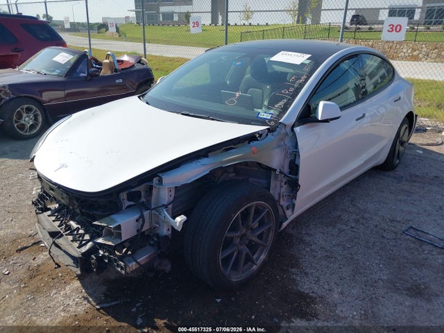 Tesla Model 3 Rear-wheel Drive 2022 5YJ3E1EA6NF163525 Image 2