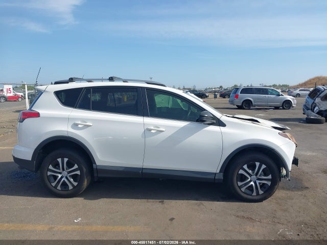 45517451 :رقم المزاد ، JTMBFREV3JD243425 vin ، 2018 Toyota Rav4 Le مزاد بيع