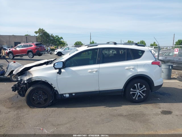 Toyota RAV4 LE 2018 JTMBFREV3JD243425 Image 14