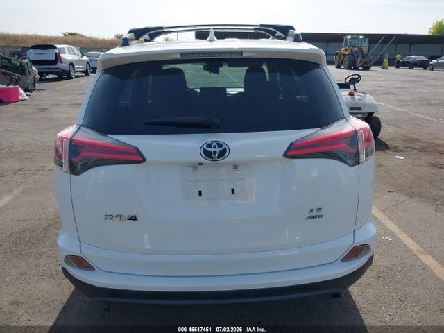 Toyota RAV4 LE 2018 JTMBFREV3JD243425 Image 16