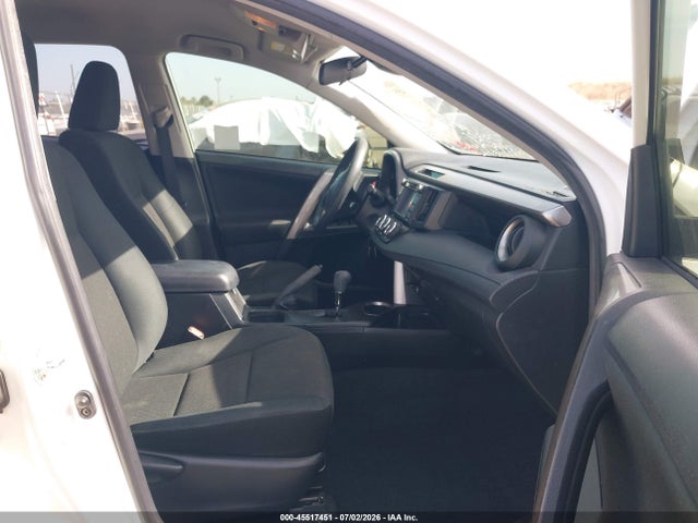 Toyota RAV4 LE 2018 JTMBFREV3JD243425 Image 5