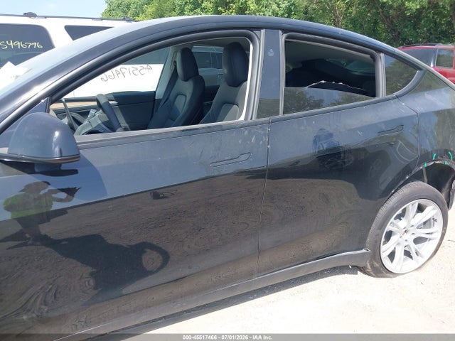 2024 Tesla Model Y Long Range Dual Motor All-wheel Drive მანქანა იყიდება აუქციონზე, vin: 7SAYGDEE9RA286665, აუქციონის ნომერი: 45517466