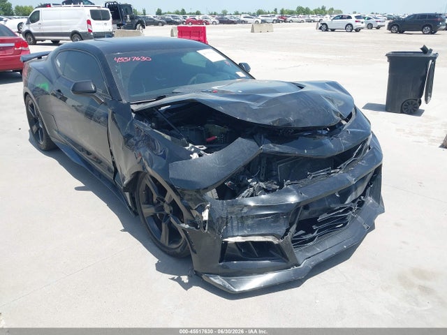 Auction sale of the 2018 Chevrolet Camaro Zl1, vin: 1G1FK1R69J0137806, lot number: 45517630