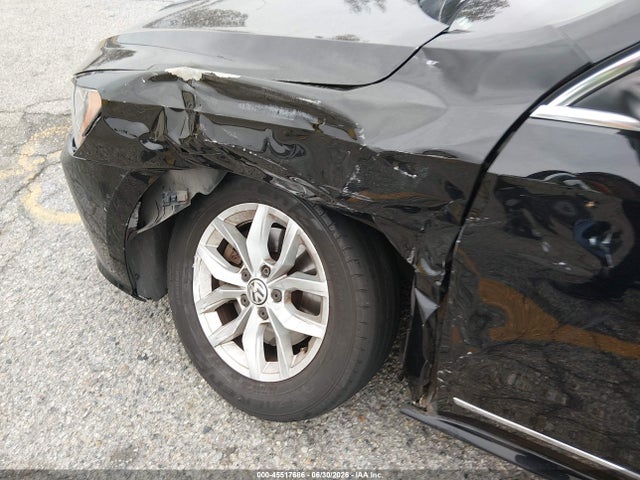 1VWAT7A30GC023619 Volkswagen Passat 1.8t S