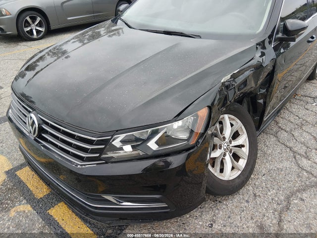 1VWAT7A30GC023619 Volkswagen Passat 1.8t S