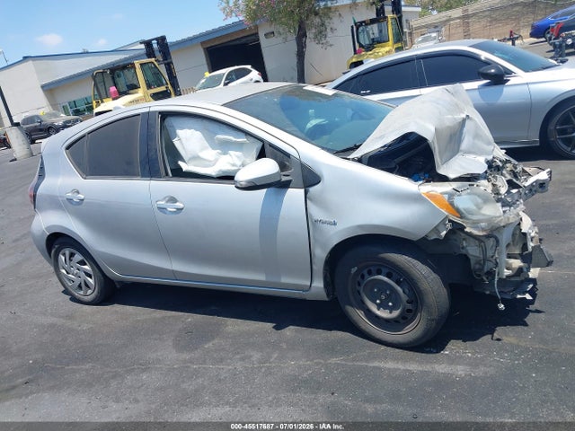 Toyota Prius C One 2015 JTDKDTB35F1105383 Image 14
