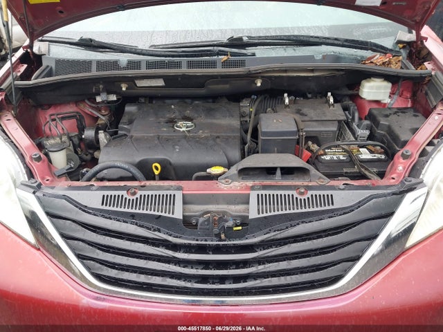45517850 :رقم المزاد ، 5TDKK3DC9BS068144 vin ، 2011 Toyota Sienna Le V6 مزاد بيع