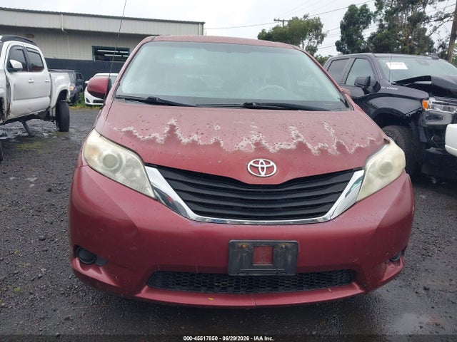45517850 :رقم المزاد ، 5TDKK3DC9BS068144 vin ، 2011 Toyota Sienna Le V6 مزاد بيع