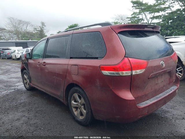 45517850 :رقم المزاد ، 5TDKK3DC9BS068144 vin ، 2011 Toyota Sienna Le V6 مزاد بيع