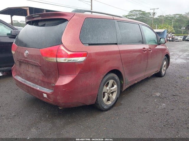 45517850 :رقم المزاد ، 5TDKK3DC9BS068144 vin ، 2011 Toyota Sienna Le V6 مزاد بيع