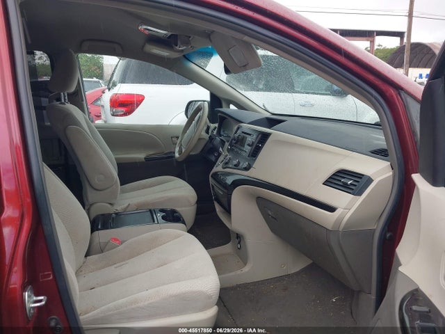 45517850 :رقم المزاد ، 5TDKK3DC9BS068144 vin ، 2011 Toyota Sienna Le V6 مزاد بيع