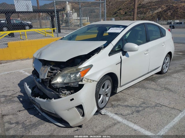 Toyota Prius Five 2014 JTDKN3DU1E1817326 Image 2