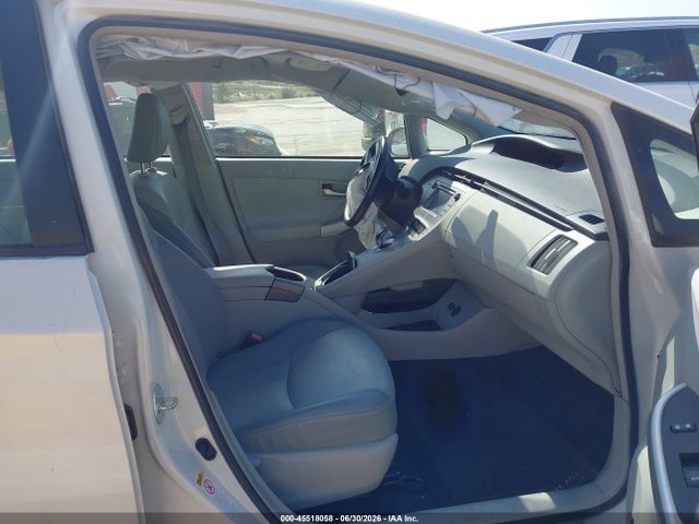 Toyota Prius Five 2014 JTDKN3DU1E1817326 Image 5