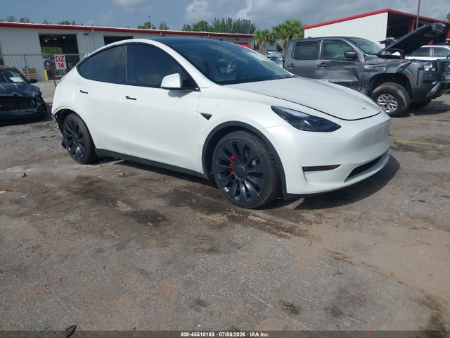 Tesla Model Y Performance Dual Motor All-wheel Drive 2024 7SAYGDEF0RF046545 zdjęcie główne