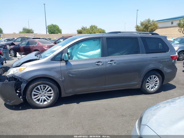 Toyota Sienna Xle 8 Passenger 2017 5TDYZ3DC4HS837616 Image 14