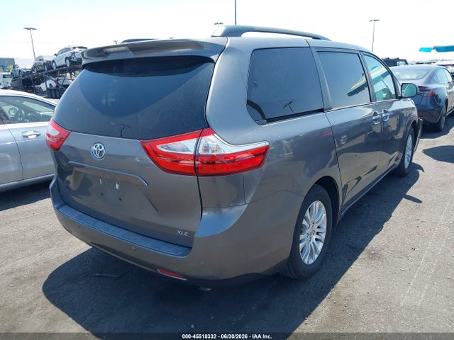 Toyota Sienna Xle 8 Passenger 2017 5TDYZ3DC4HS837616 Image 4