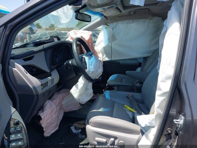 Toyota Sienna Xle 8 Passenger 2017 5TDYZ3DC4HS837616 Image 5