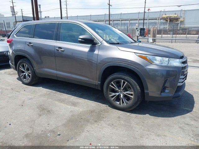 5TDZZRFH9KS303261 Toyota Highlander Le