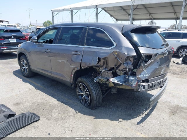 Toyota Highlander Le 2019 5TDZZRFH9KS303261 Image 3
