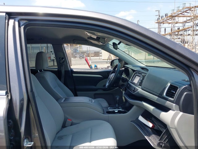Toyota Highlander Le 2019 5TDZZRFH9KS303261 Image 5
