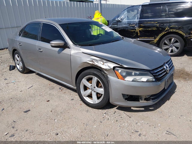 2013 Volkswagen Passat 2.5l Se მანქანა იყიდება აუქციონზე, vin: 1VWBP7A30DC141013, აუქციონის ნომერი: 45518382