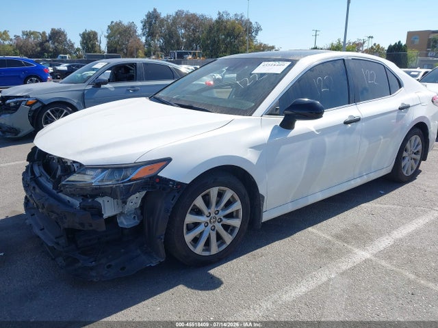 Toyota CAMRY LE 2020 4T1C11AK9LU957591 Image 2
