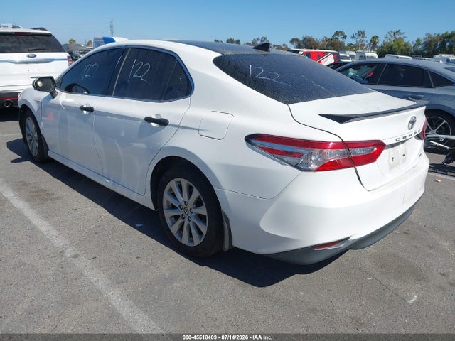 Toyota CAMRY LE 2020 4T1C11AK9LU957591 Image 3