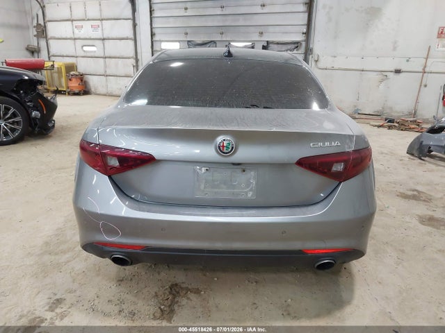 2017 Alfa Romeo Giulia Ti Rwd მანქანა იყიდება აუქციონზე, vin: ZARFAECN4H7538740, აუქციონის ნომერი: 45518426