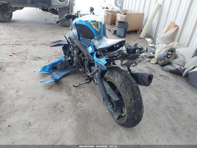 JS1DM11BXH2100984 Suzuki GSX-R1000