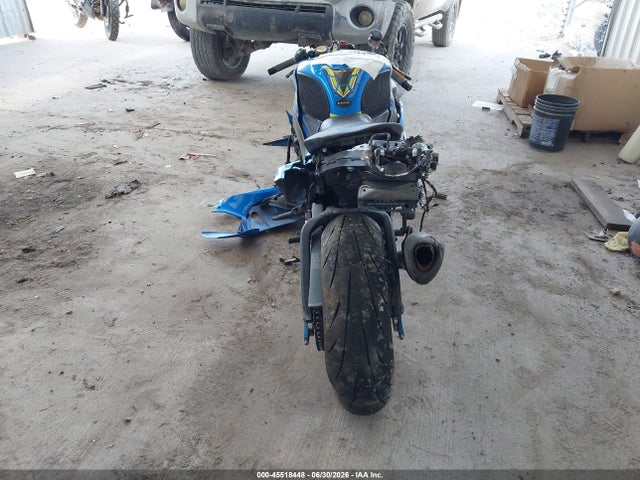 JS1DM11BXH2100984 Suzuki GSX-R1000