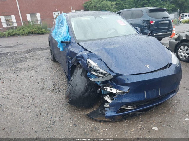 2025 Tesla Model Y Long Range Dual Motor All-wheel Drive მანქანა იყიდება აუქციონზე, vin: 7SAYGAEE3SF221849, აუქციონის ნომერი: 45518532