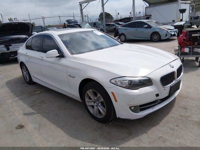 2011 Bmw 528i მანქანა იყიდება აუქციონზე, vin: WBAFR1C59BC742862, აუქციონის ნომერი: 45518557