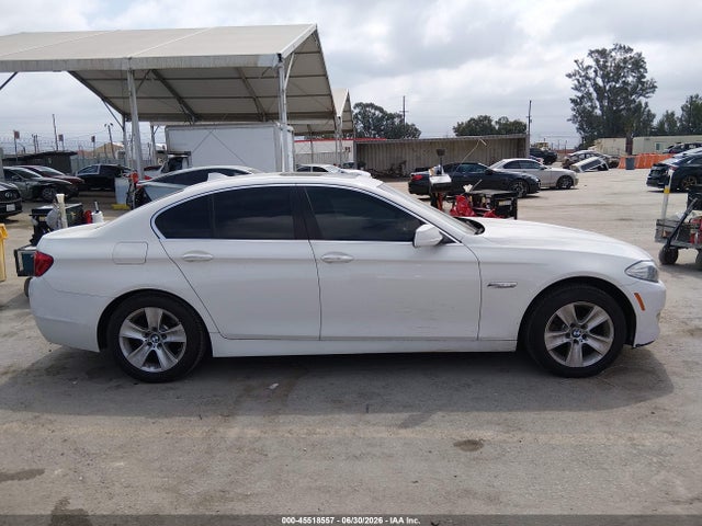 2011 Bmw 528i მანქანა იყიდება აუქციონზე, vin: WBAFR1C59BC742862, აუქციონის ნომერი: 45518557