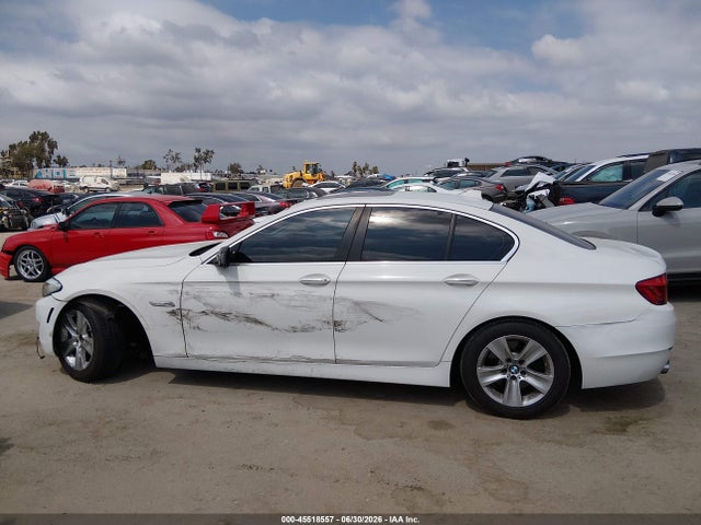 2011 Bmw 528i მანქანა იყიდება აუქციონზე, vin: WBAFR1C59BC742862, აუქციონის ნომერი: 45518557
