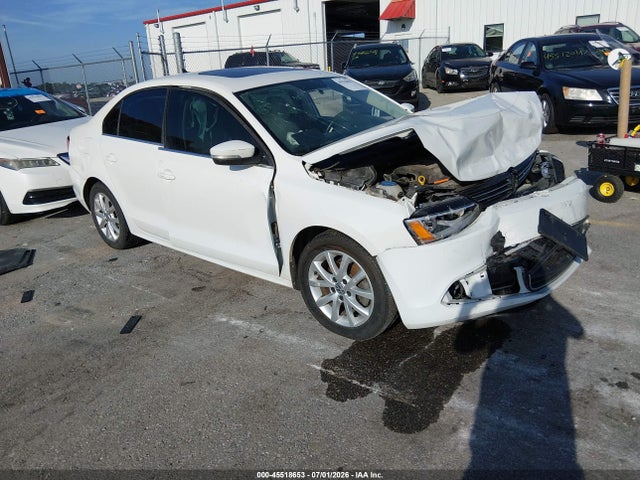 2014 Volkswagen Jetta 1.8t Se მანქანა იყიდება აუქციონზე, vin: 3VWD07AJ4EM322899, აუქციონის ნომერი: 45518653