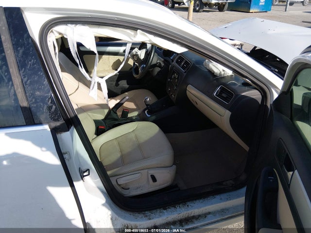2014 Volkswagen Jetta 1.8t Se მანქანა იყიდება აუქციონზე, vin: 3VWD07AJ4EM322899, აუქციონის ნომერი: 45518653