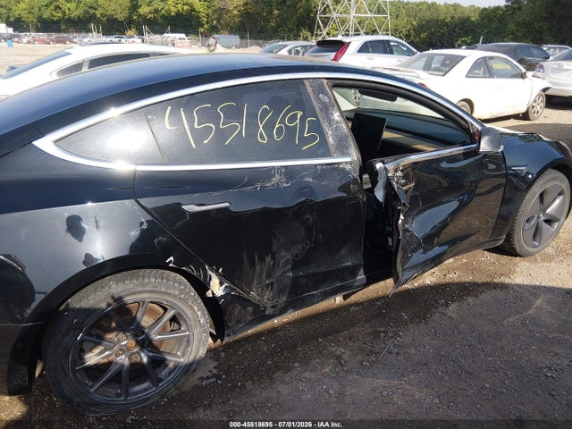 Продаж на аукціоні авто 2018 Tesla Model 3 Long Range/mid Range, vin: 5YJ3E1EA9JF011443, номер лоту: 45518695