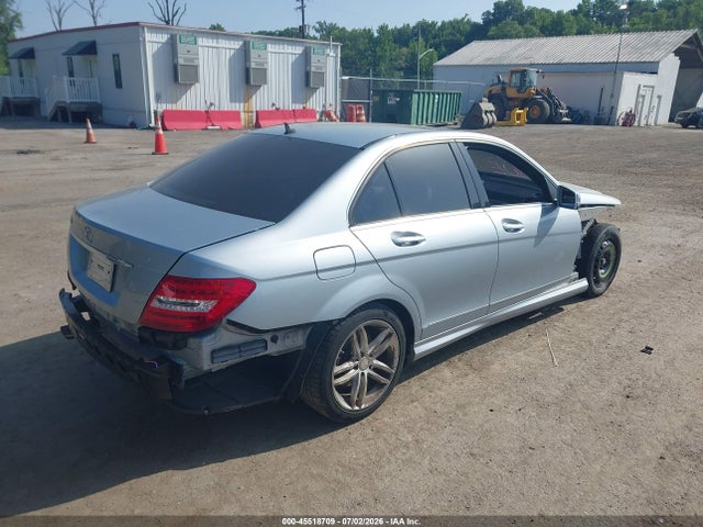 Продаж на аукціоні авто 2013 Mercedes-benz C 250 Sport, vin: WDDGF4HB8DR275925, номер лоту: 45518709