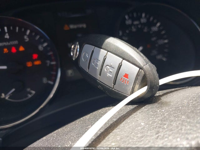 JN1BJ1CP9HW015483 Nissan Rogue Sport Sl