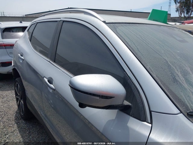 JN1BJ1CP9HW015483 Nissan Rogue Sport Sl