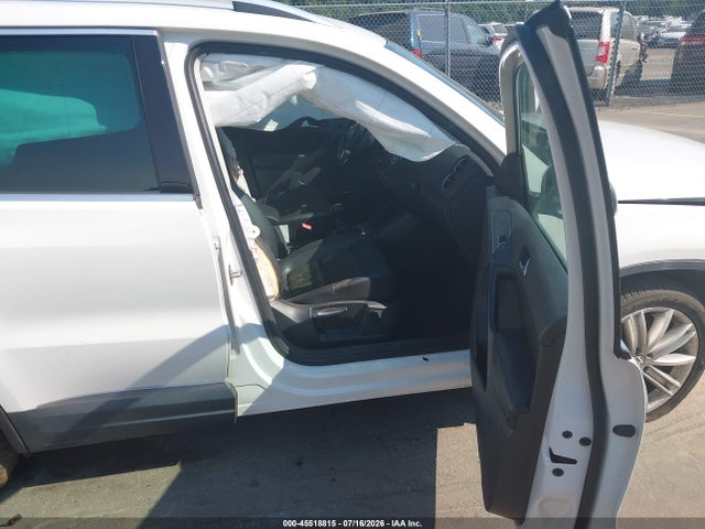 2013 Volkswagen Tiguan Se მანქანა იყიდება აუქციონზე, vin: WVGAV7AXXDW535149, აუქციონის ნომერი: 45518815