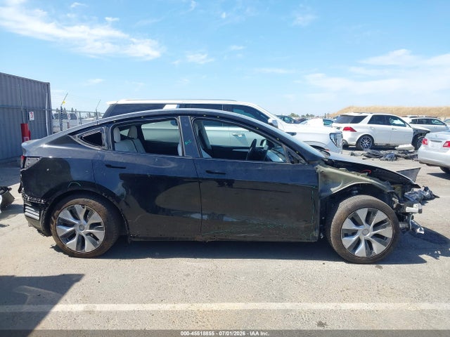 Продажа на аукционе авто 2023 Tesla Model Y Awd/long Range Dual Motor All-wheel Drive, vin: 7SAYGAEE6PF767147, номер лота: 45518855