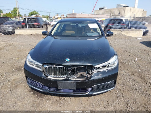 2016 Bmw 750i Xdrive მანქანა იყიდება აუქციონზე, vin: WBA7F2C58GG421060, აუქციონის ნომერი: 45518898