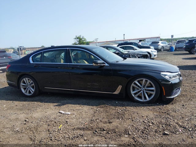 2016 Bmw 750i Xdrive მანქანა იყიდება აუქციონზე, vin: WBA7F2C58GG421060, აუქციონის ნომერი: 45518898